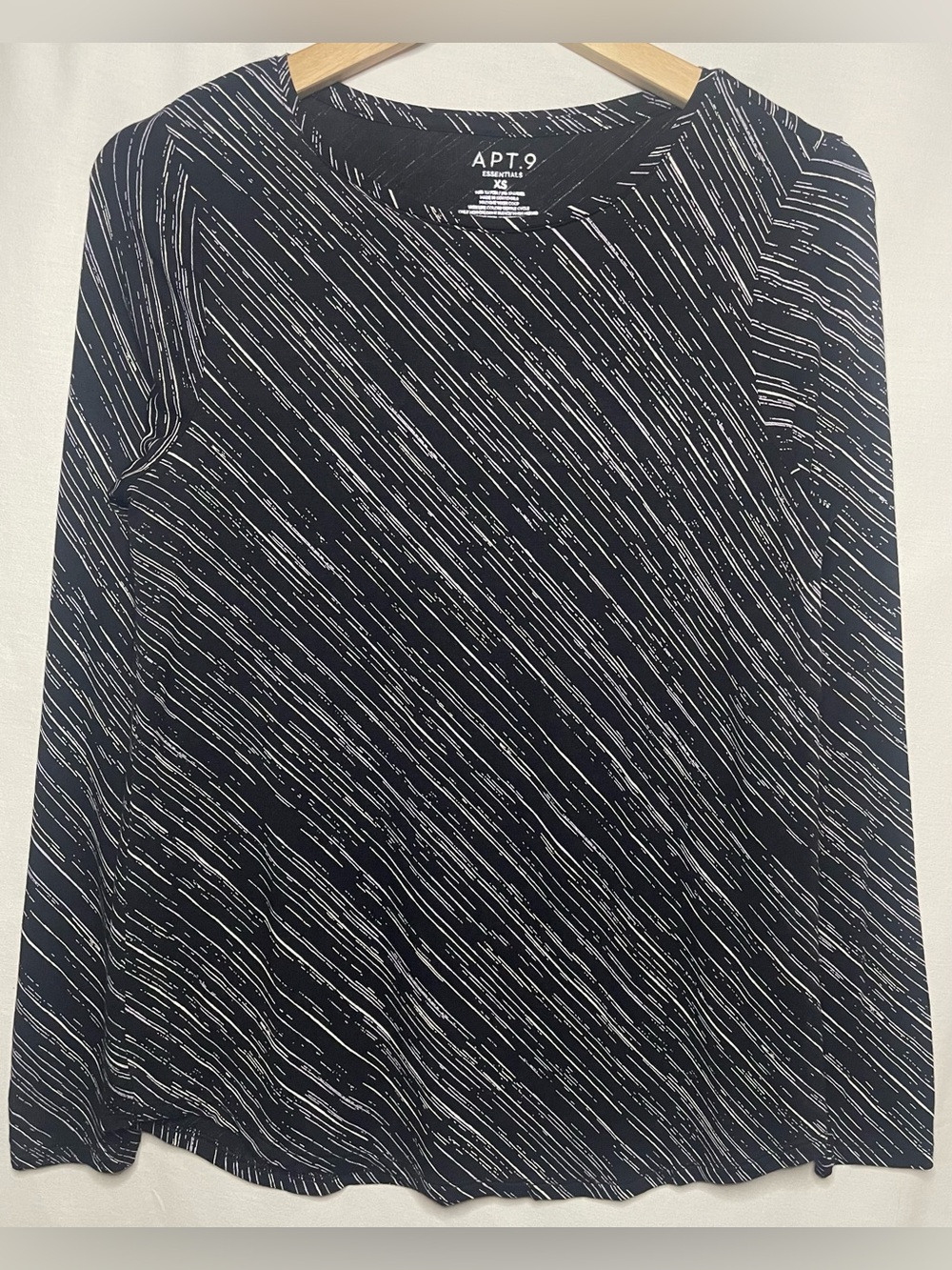 Apt. 9 Essentials Black Long Sleeve Tee with Grey & White Diagonal Dash Print